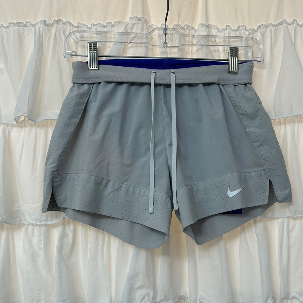 Gray Nike athletic shorts; Size: XS